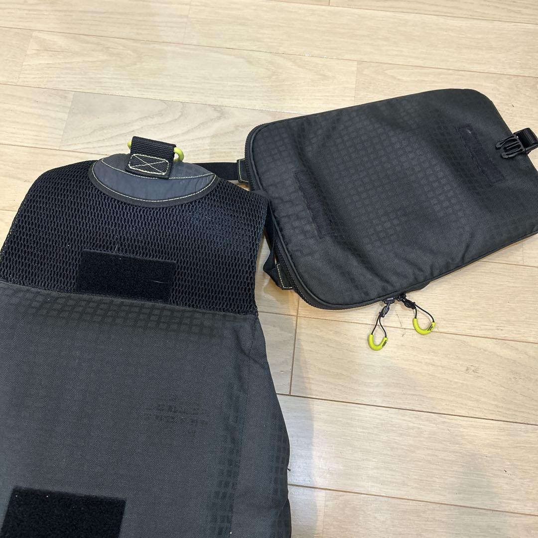 マズメ レッドムーン 8th ライフジャケット