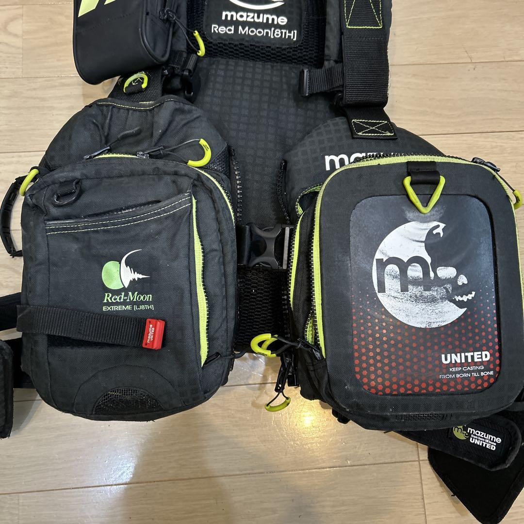 マズメ レッドムーン 8th ライフジャケット