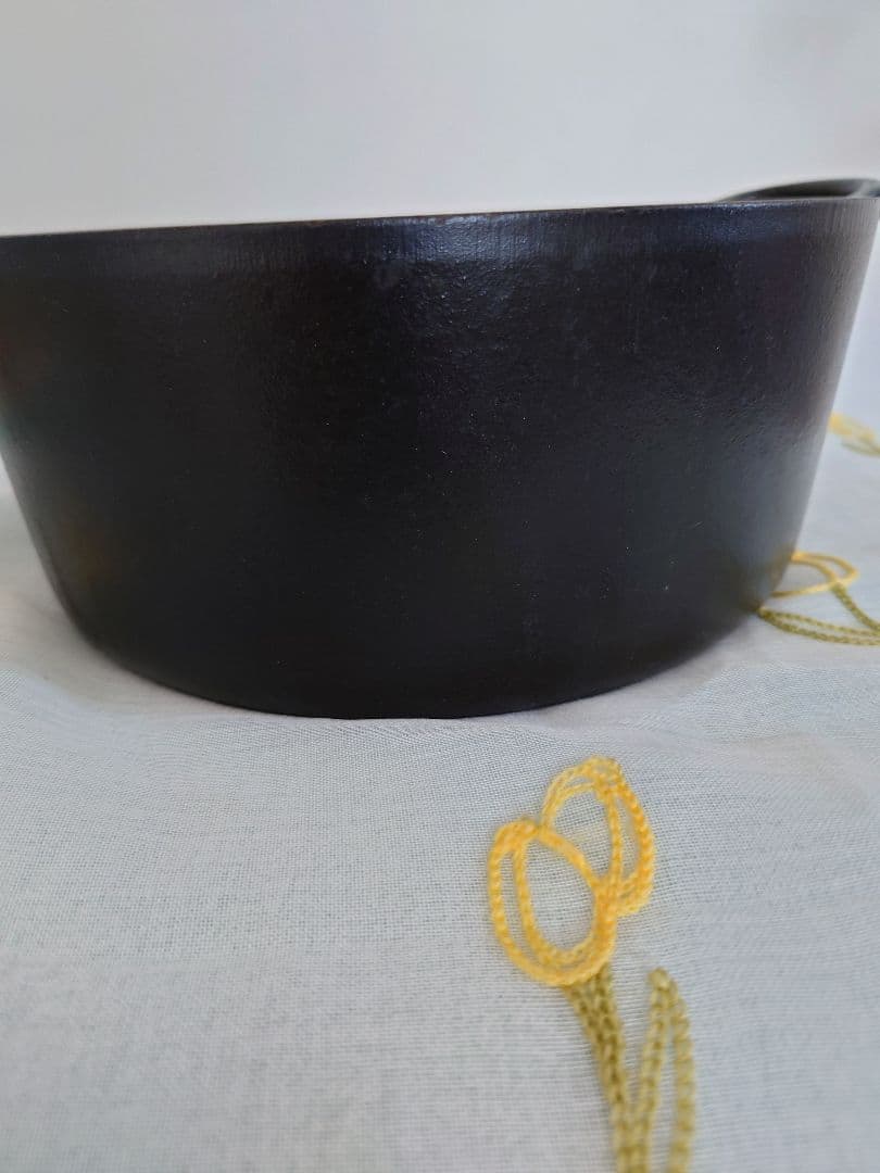 ル・クルーゼ Le Creuset ココットロンド 22cm マットブラック