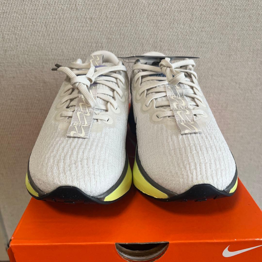 NIKE モティバ SE 24cm