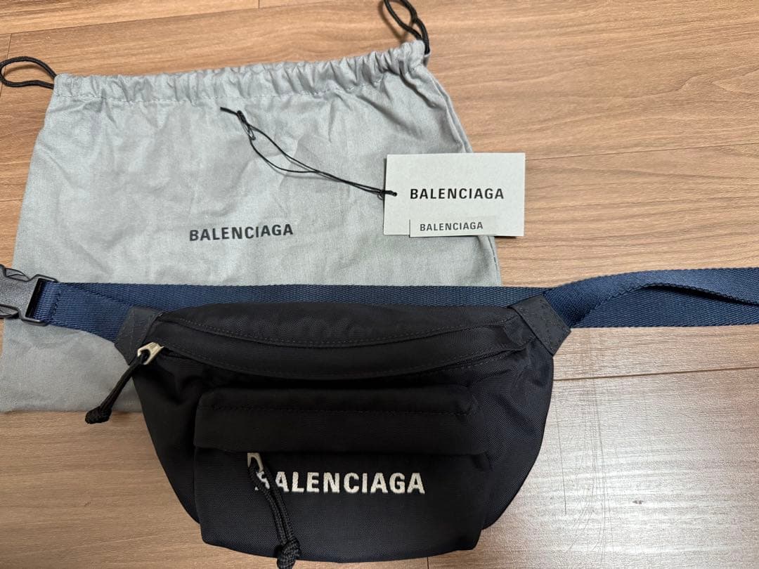 BALENCIAGA ボディバッグ・ウエストポーチ 黒