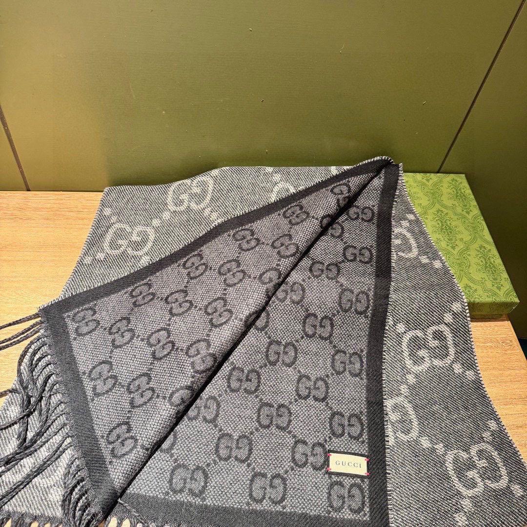 GUCCI GG柄 マフラー