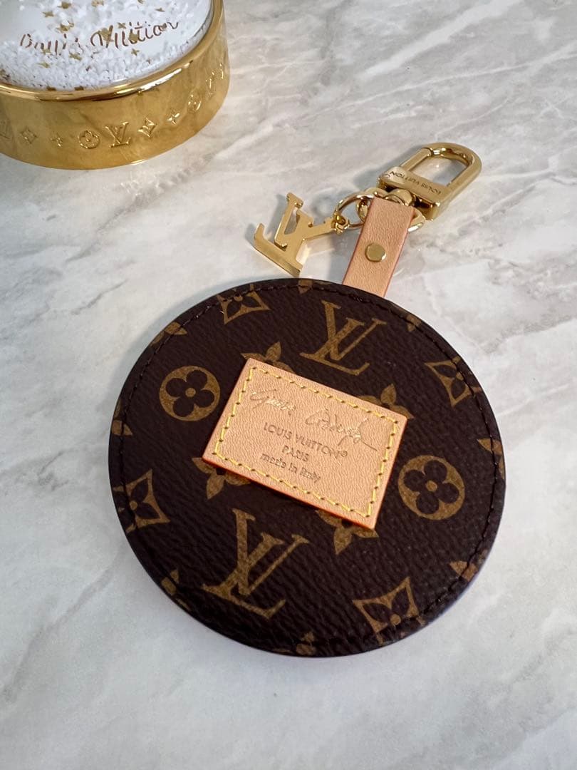 ルイ・ヴィトン キーホルダー 猫デザイン