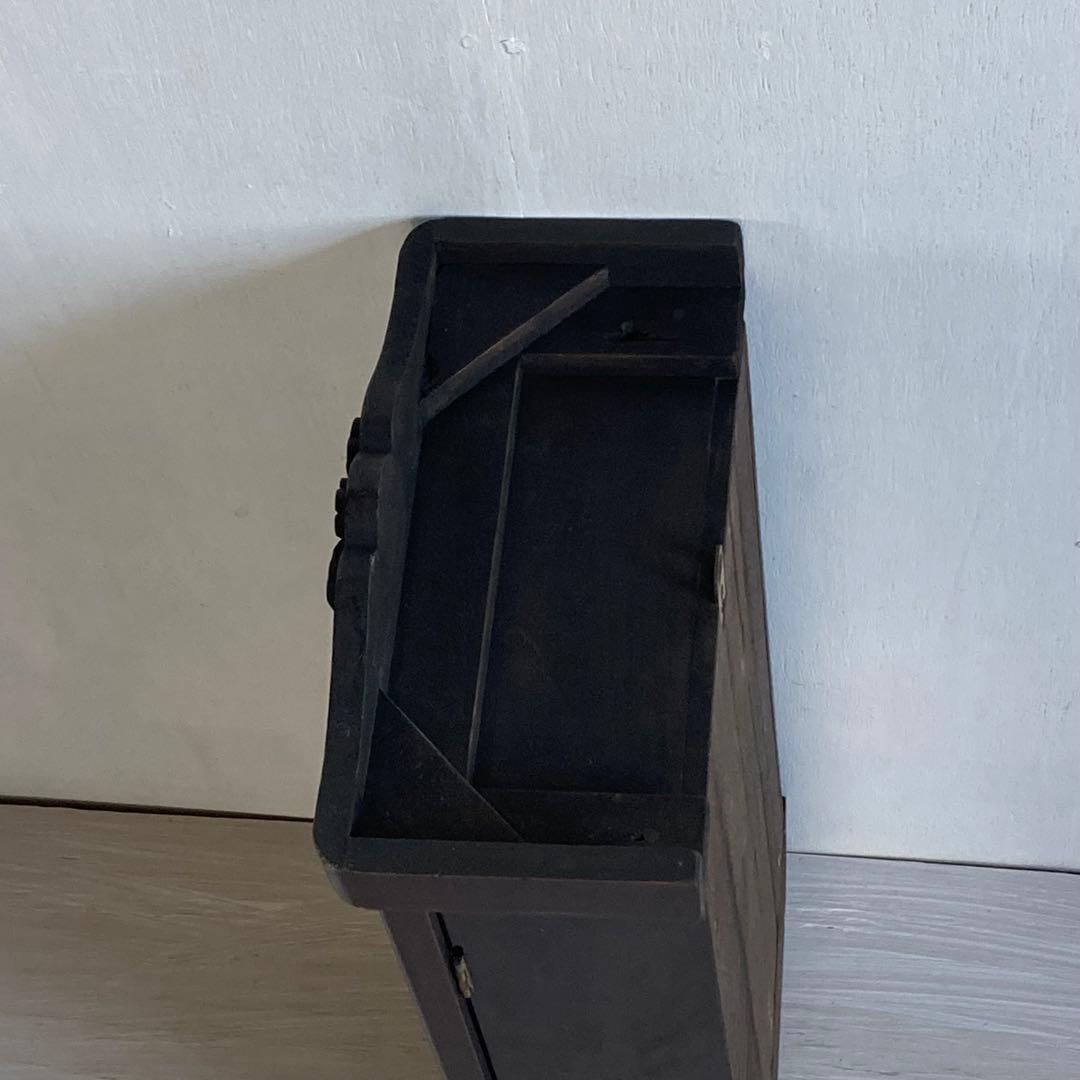 ケロリン 古い壁掛けガラスケース 3段 飾り棚 ガラスキャビネット