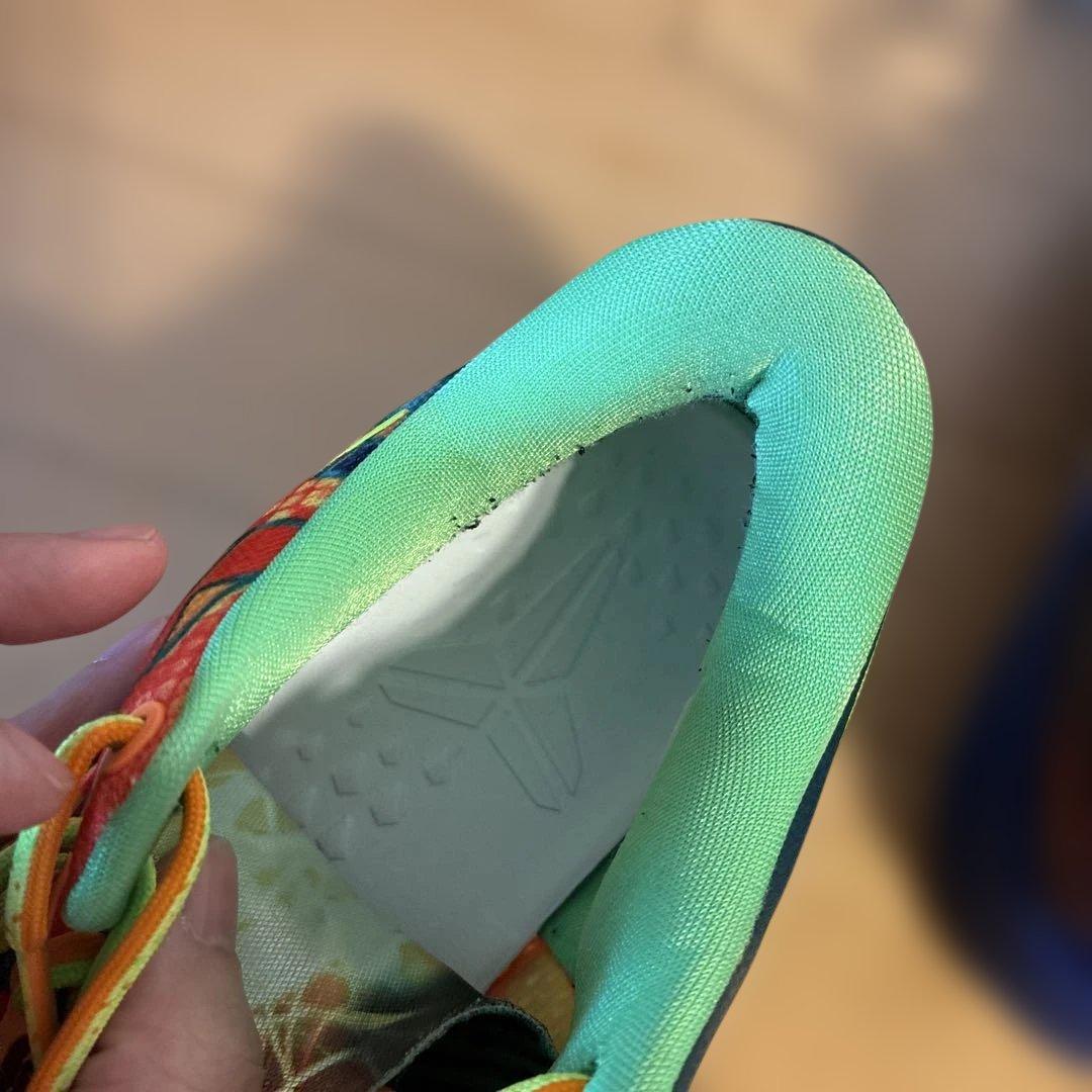 美品！コービー8 バッシュ　25.5センチ