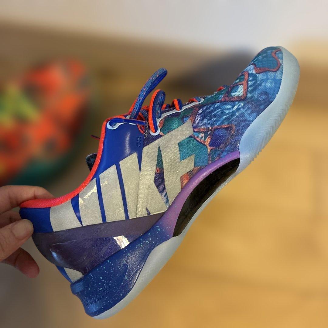 美品！コービー8 バッシュ　25.5センチ