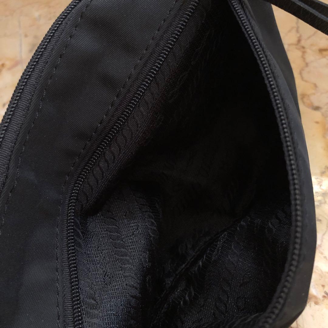 PRADAプラダポーチ