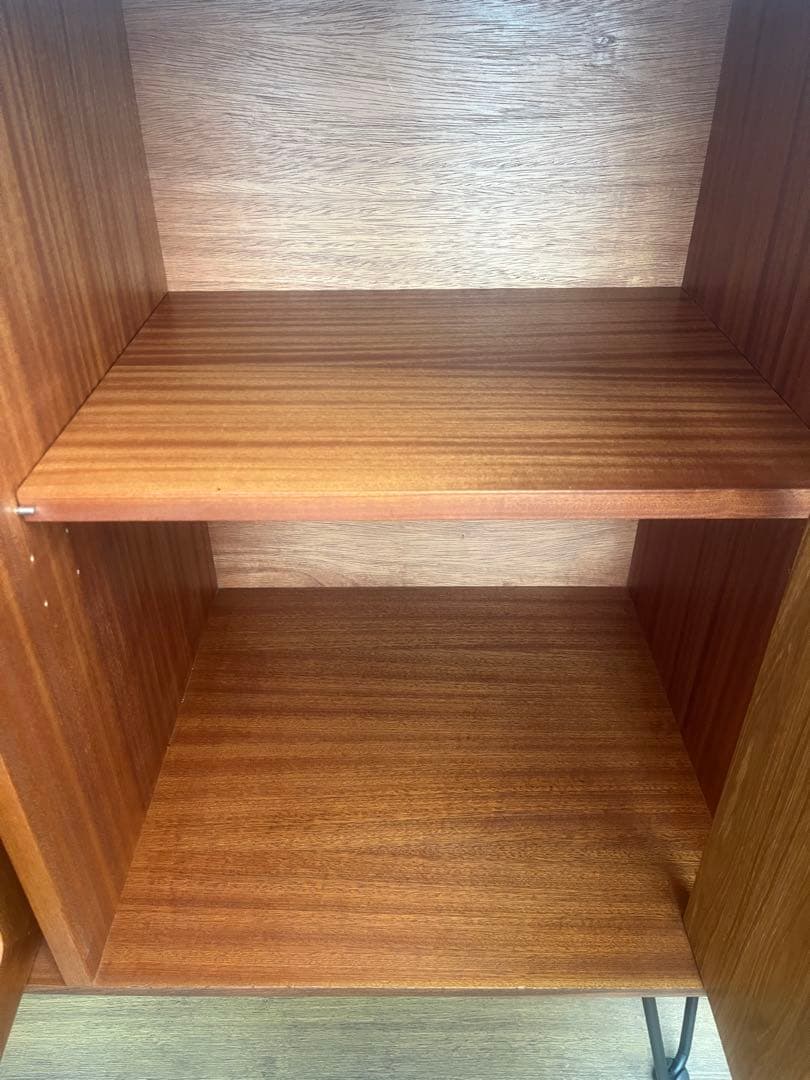 G-plan サイドボード　アイアンレッグ　ミッドセンチュリー木製キャビネット