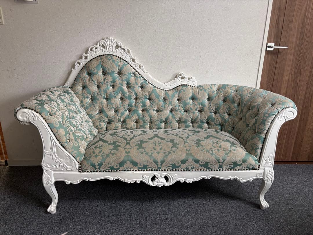 訳アリ【アンティーク調】ロイヤルなカウチソファ