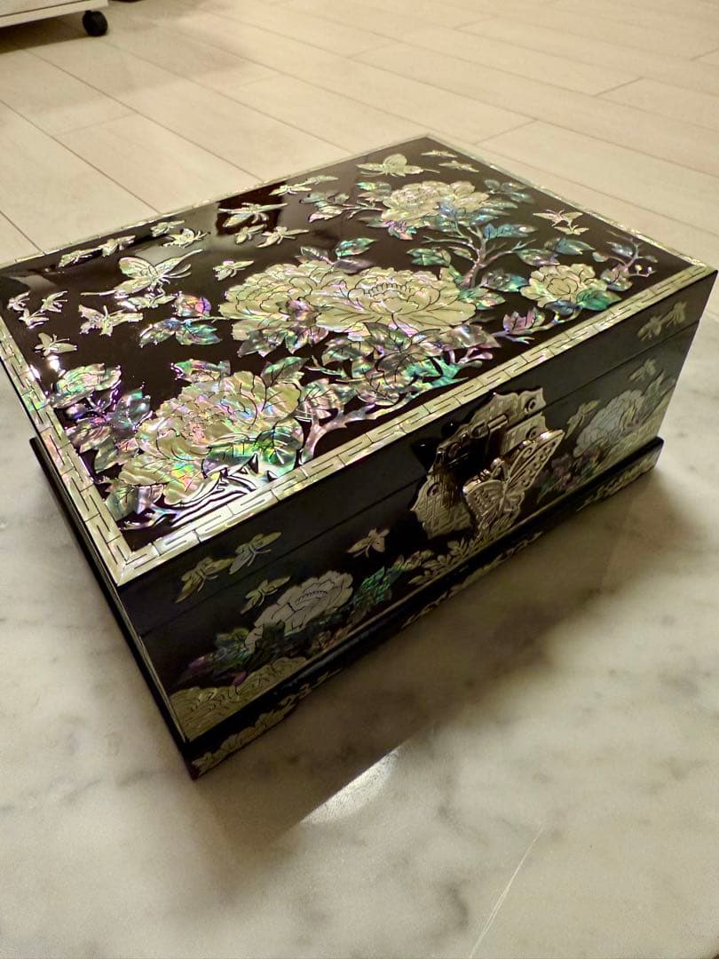 韓国伝統工芸 ナジョンチルギ 螺鈿ジュエリーボックス 宝石箱 牡丹＆蝶柄