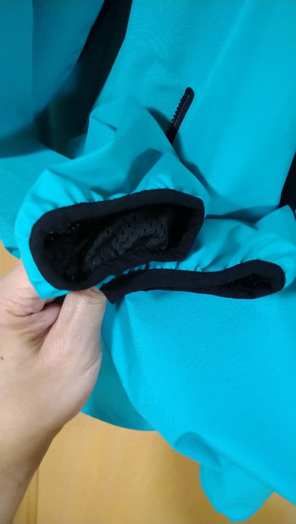 みねたさま専用　Luz　ルースイソンブラ フード付きウィンドブレーカー