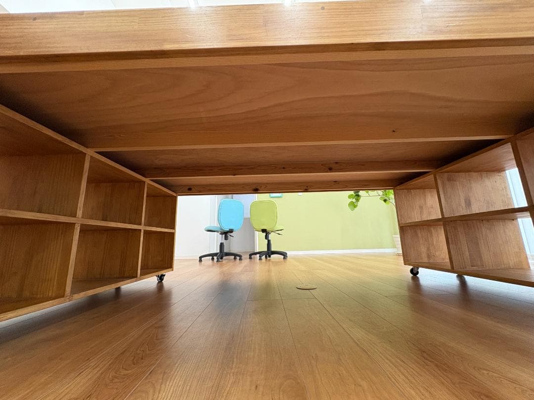 大型テーブル（ホワイトボード天板＆収納棚付き）247 × 126 × 72