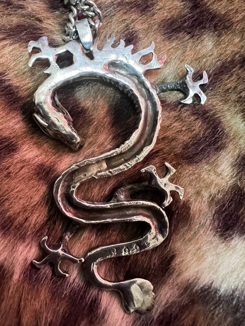 ゴールデンロビー激アツ！ドラゴンネックレス当時物Silver989