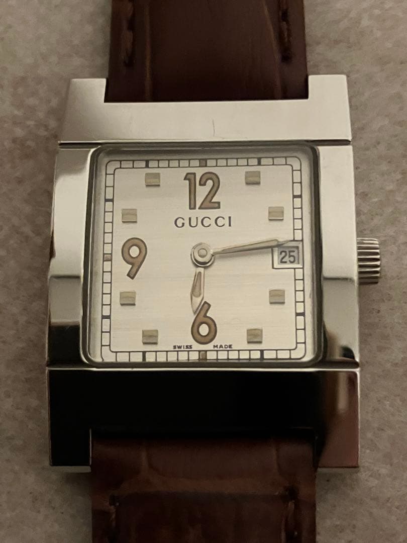 値下げ GUCCI アナログQZ腕時計 電池、革ベルト新品交換済 尾錠オリジナル