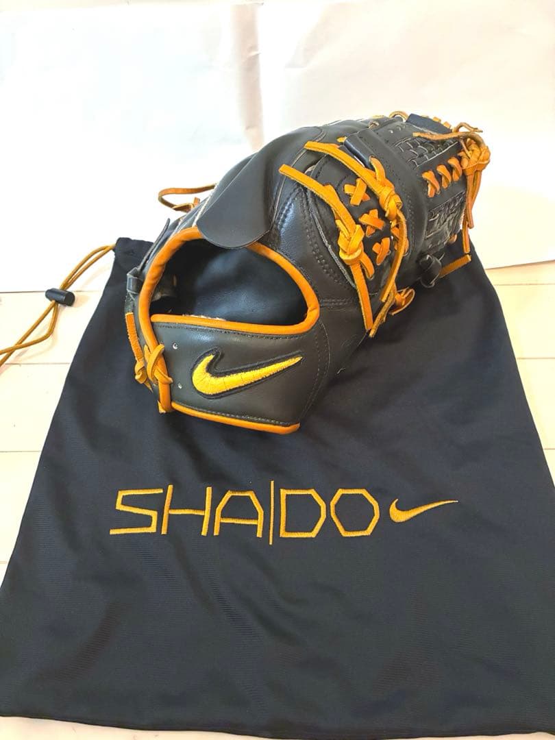Nike 硬式野球グローブ 投手 ブラック/オレンジ