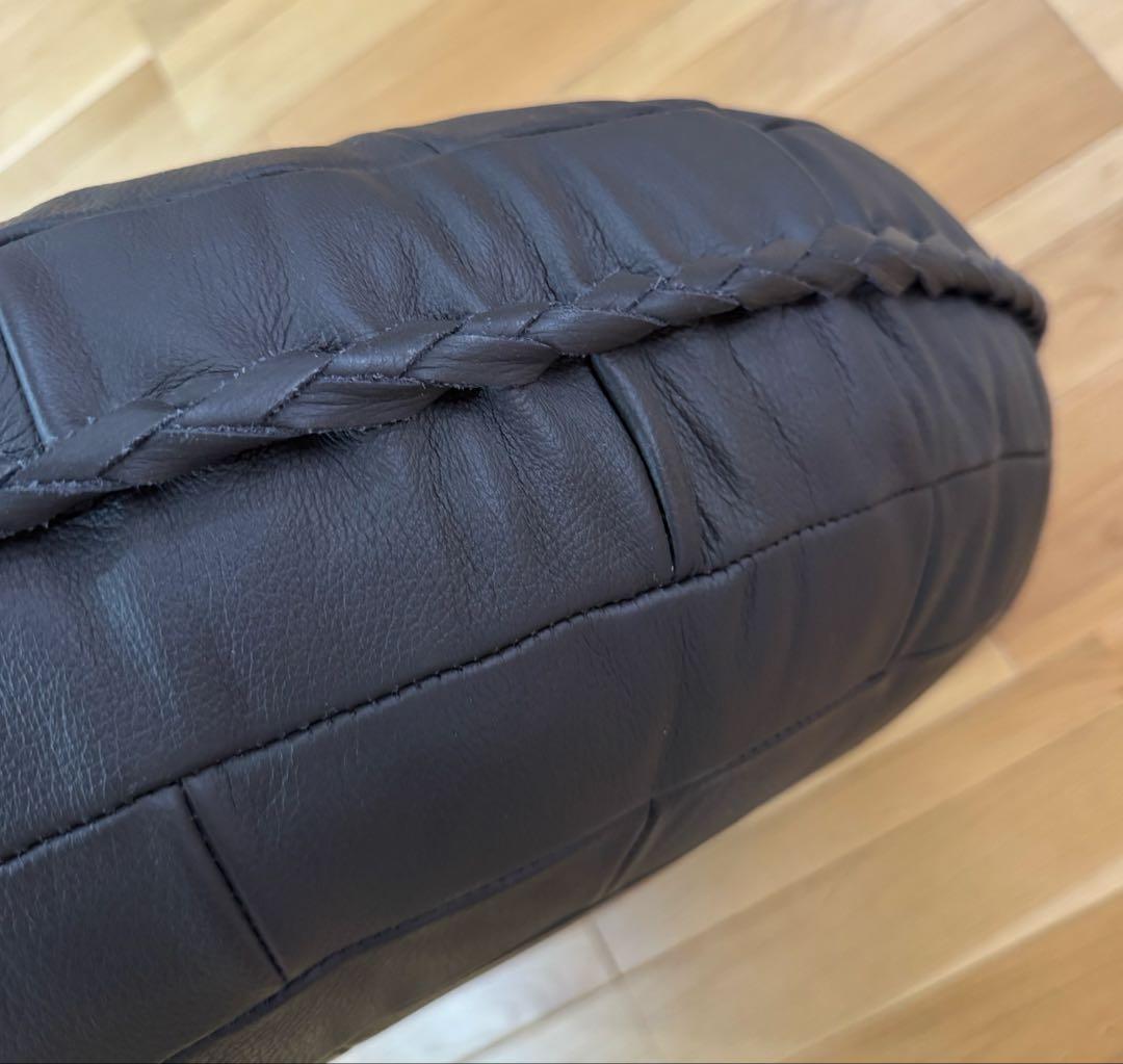 カンディハウス　レザークッション　革クッション　ブラック