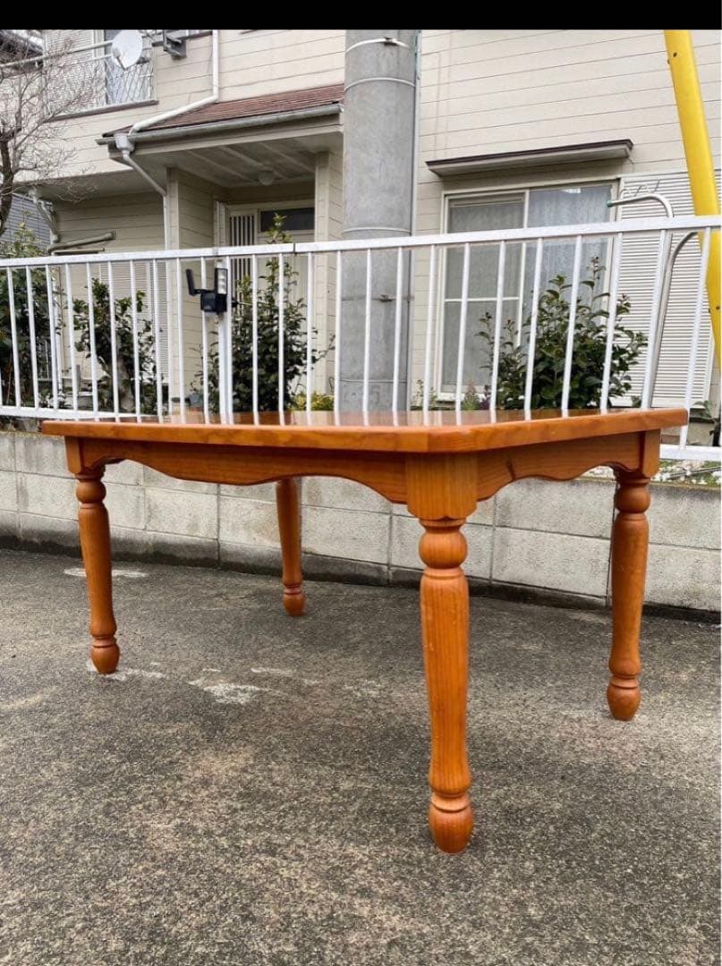 オールパイン　人気のカントリー　無垢材　ダイニングテーブル