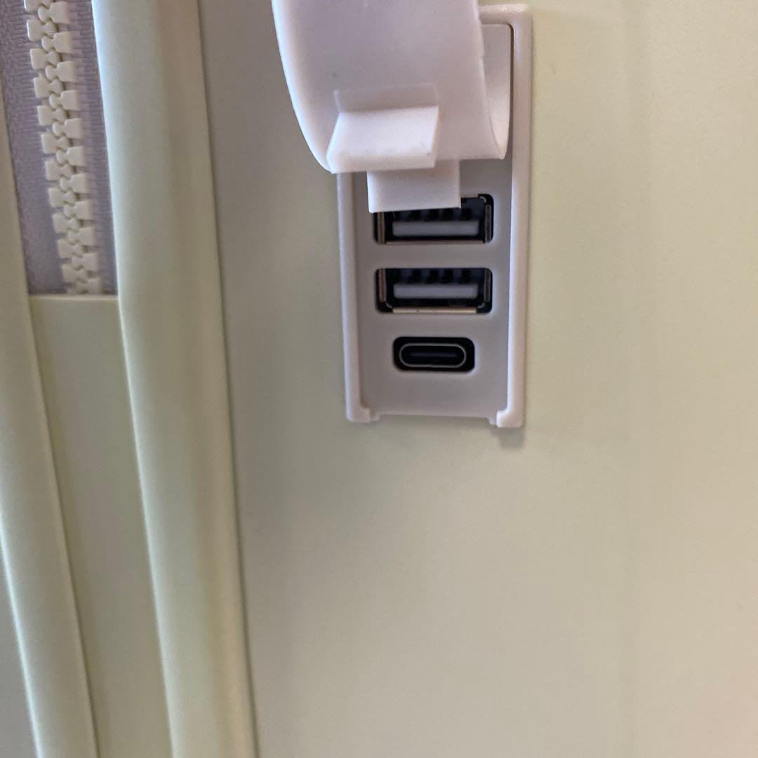 innovator スーツケース　Sサイズ38L 機内持ち込みサイズ