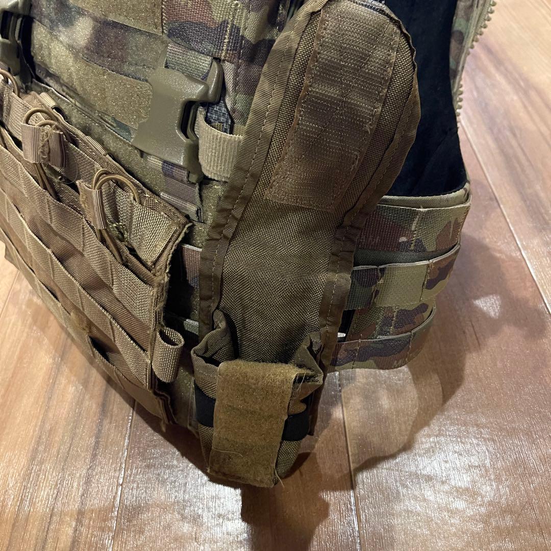 Cork Gear製　AVS プレートキャリア　マルチカム