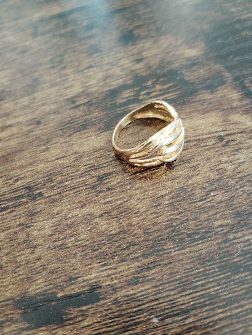 ゴールド ストライプデザイン リング　みるくしゅがー