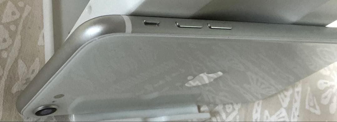 iPhone SE 2 ホワイト128GB