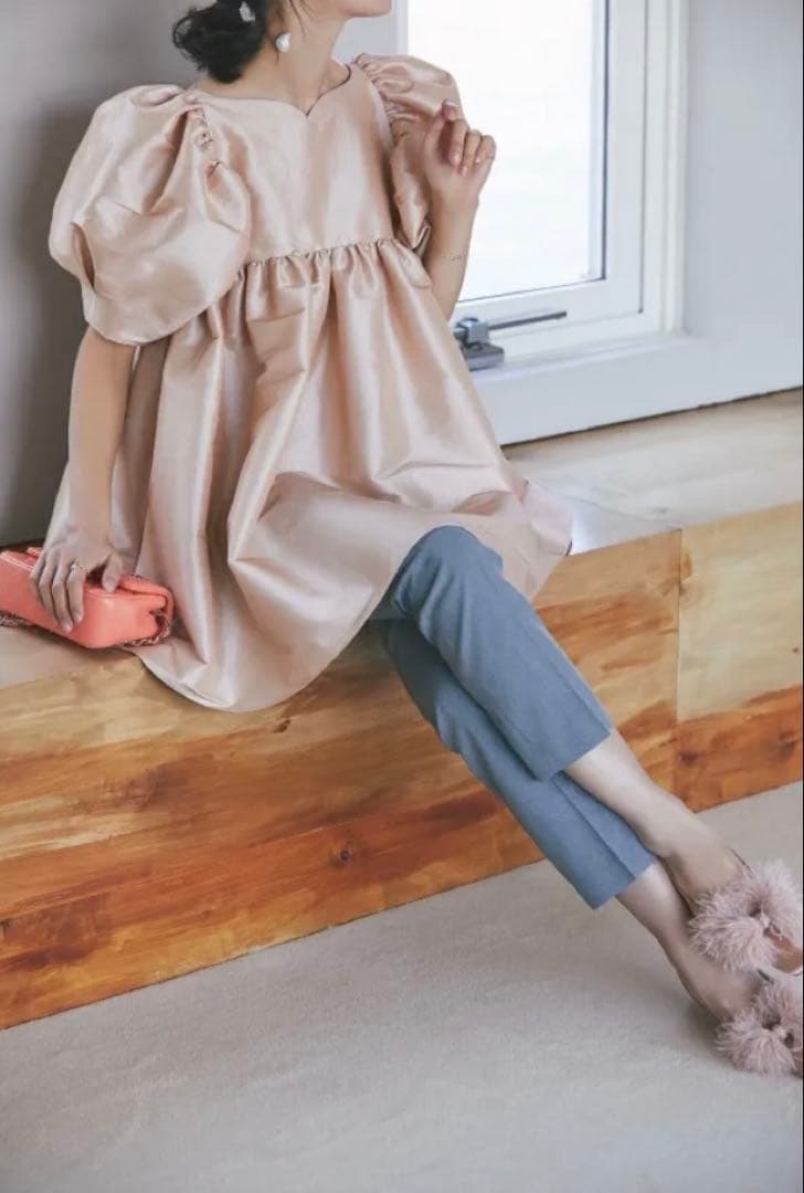 【試着のみ】Seventen ストレッチサテンボリュームチュニック