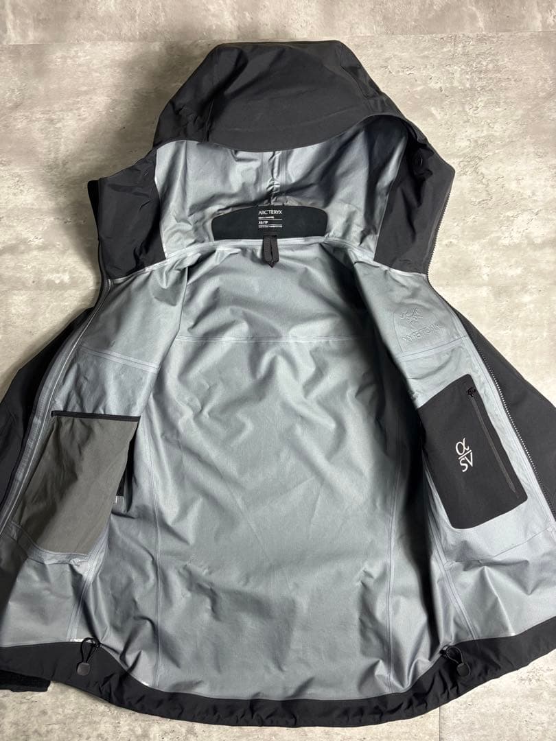 現行モデル ARC'TERYX ALPHA SV JACKET