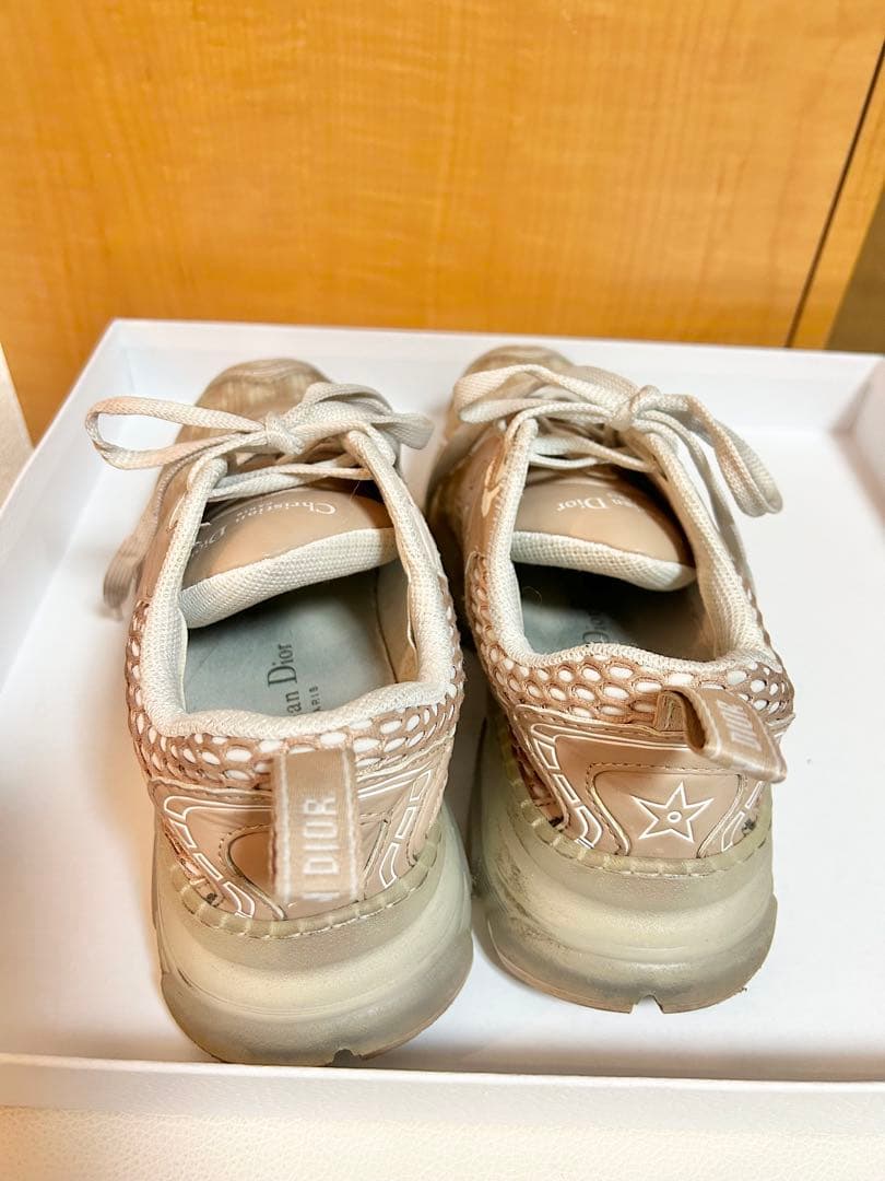 ChristianDior ピンクベージュ スニーカー