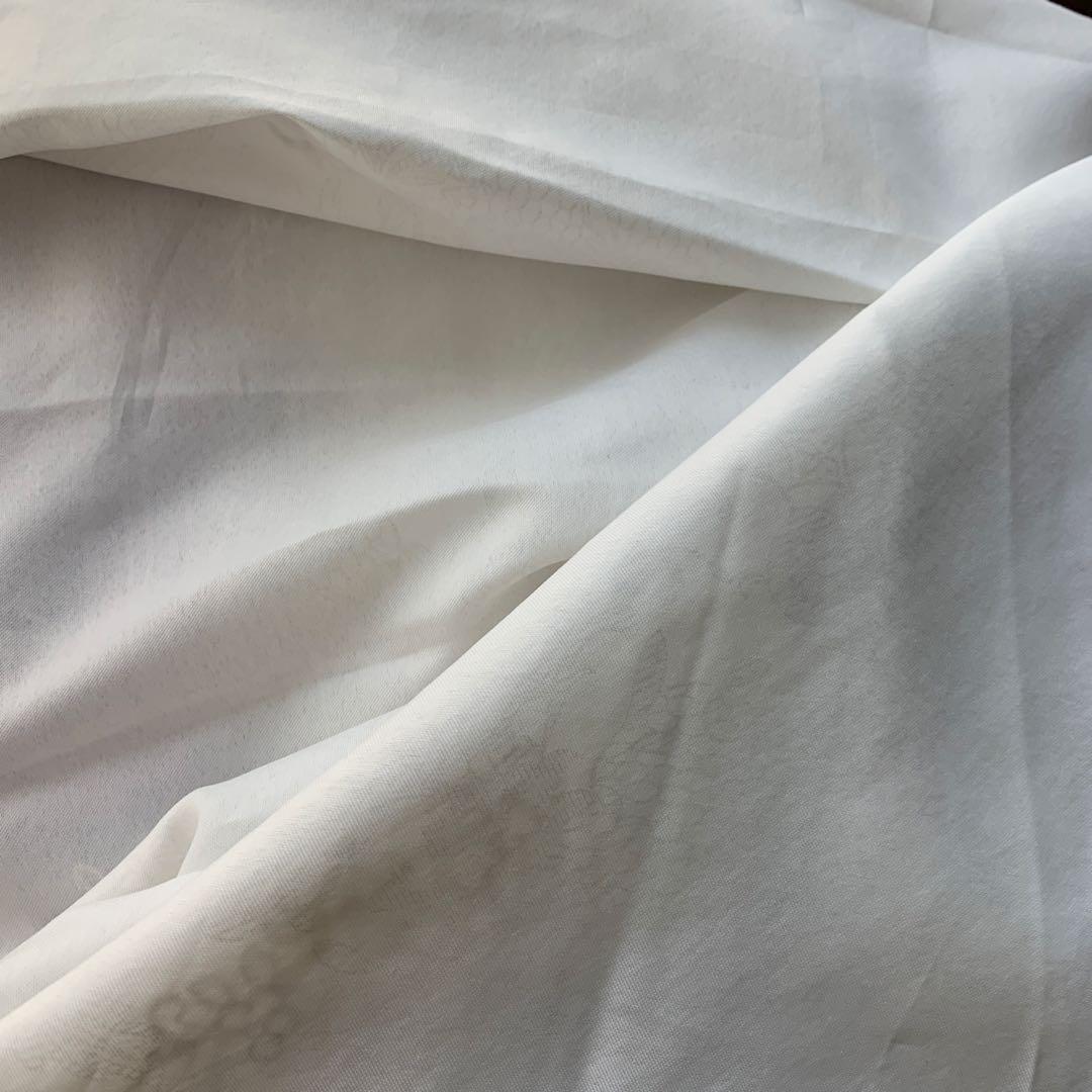 ドレッシー キラキラ刺しゅう遮光二重カーテン２枚　サンコロナ小田　完売品