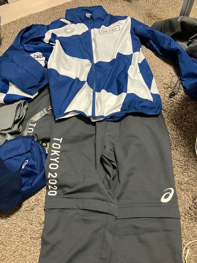 【新品未使用】東京オリンピック2022 ボランティアユニフォーム、グッズセット