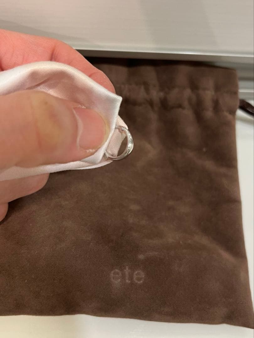 【ete】K10WG フープ ピアス　ホワイトゴールド　※片耳のみ