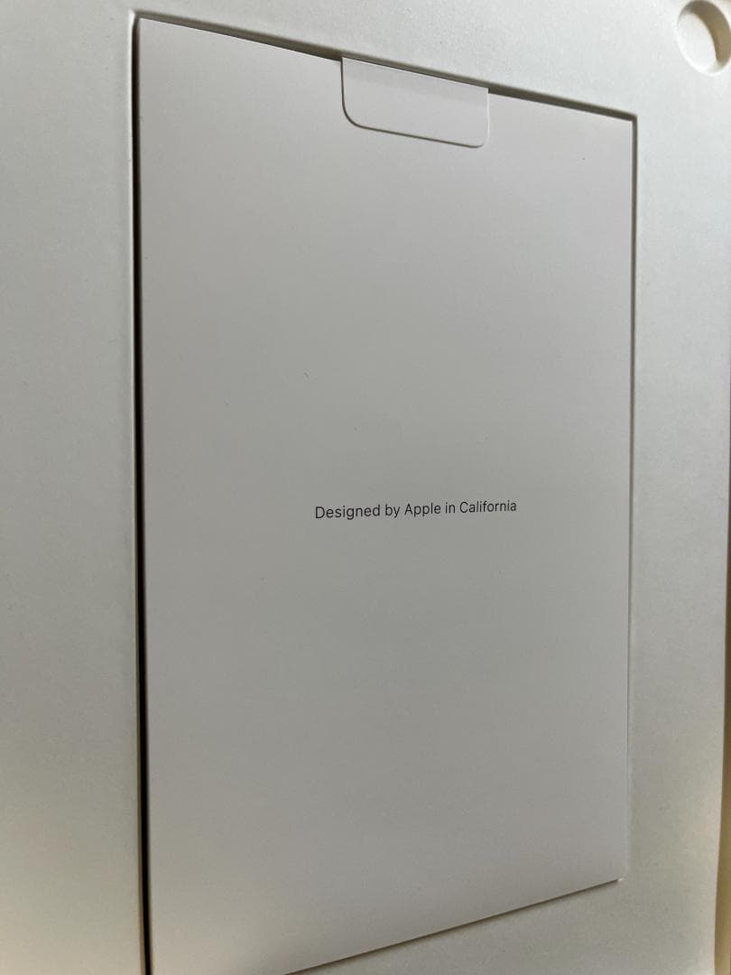 ipad (第10世代) シルバー Wi-Fi　☆ガラスフィルム及びケース付き☆