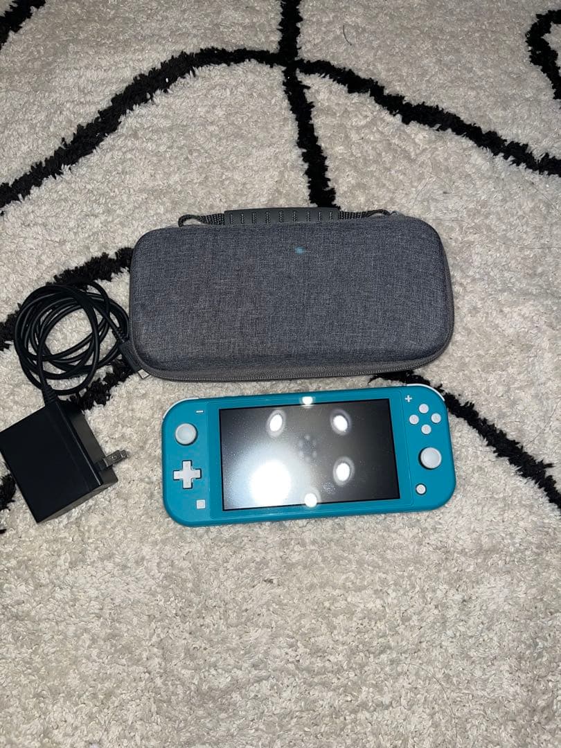 Nintendo Switch Lite 青 本体 充電器・ケース付き