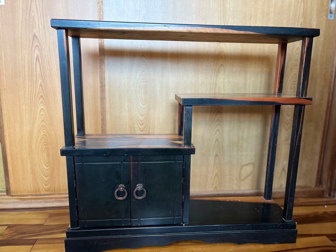 黒柿の木の茶箪笥