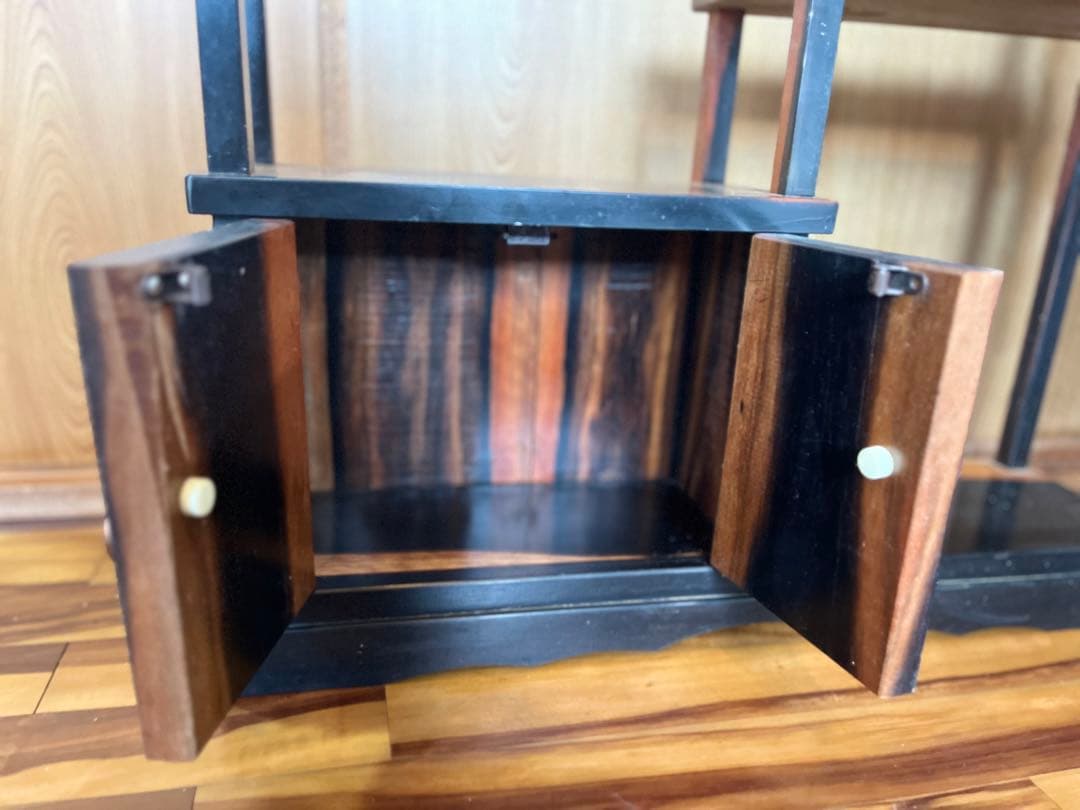 黒柿の木の茶箪笥