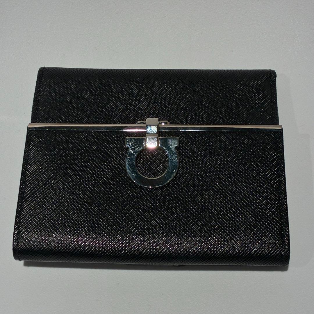 user_31d064ff フェラガモ 二つ折り財布