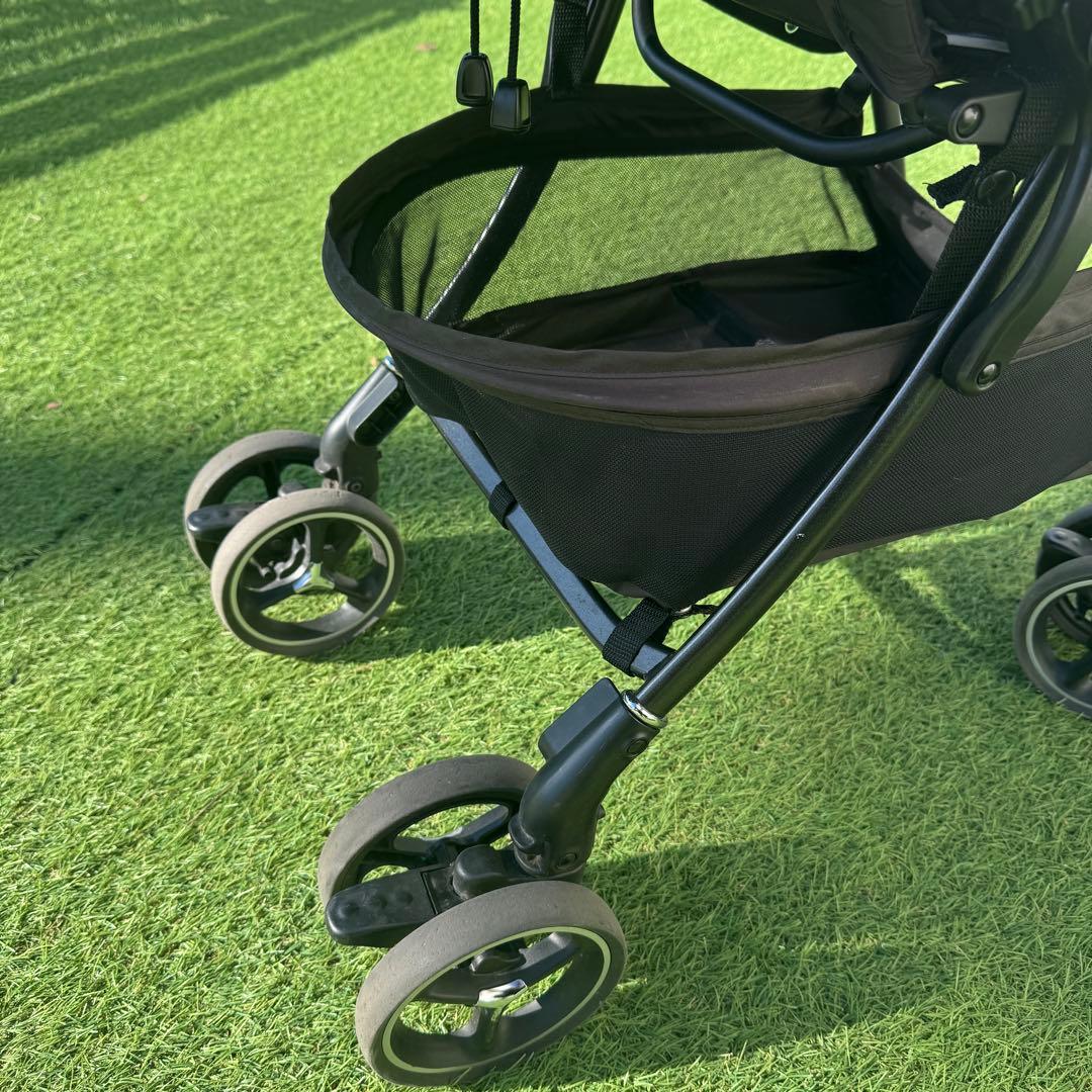 Aprica ラクーナクッションAD 限定黒 ベビーカー