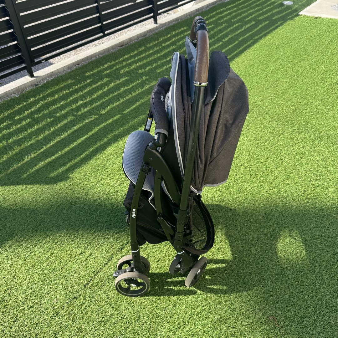 Aprica ラクーナクッションAD 限定黒 ベビーカー