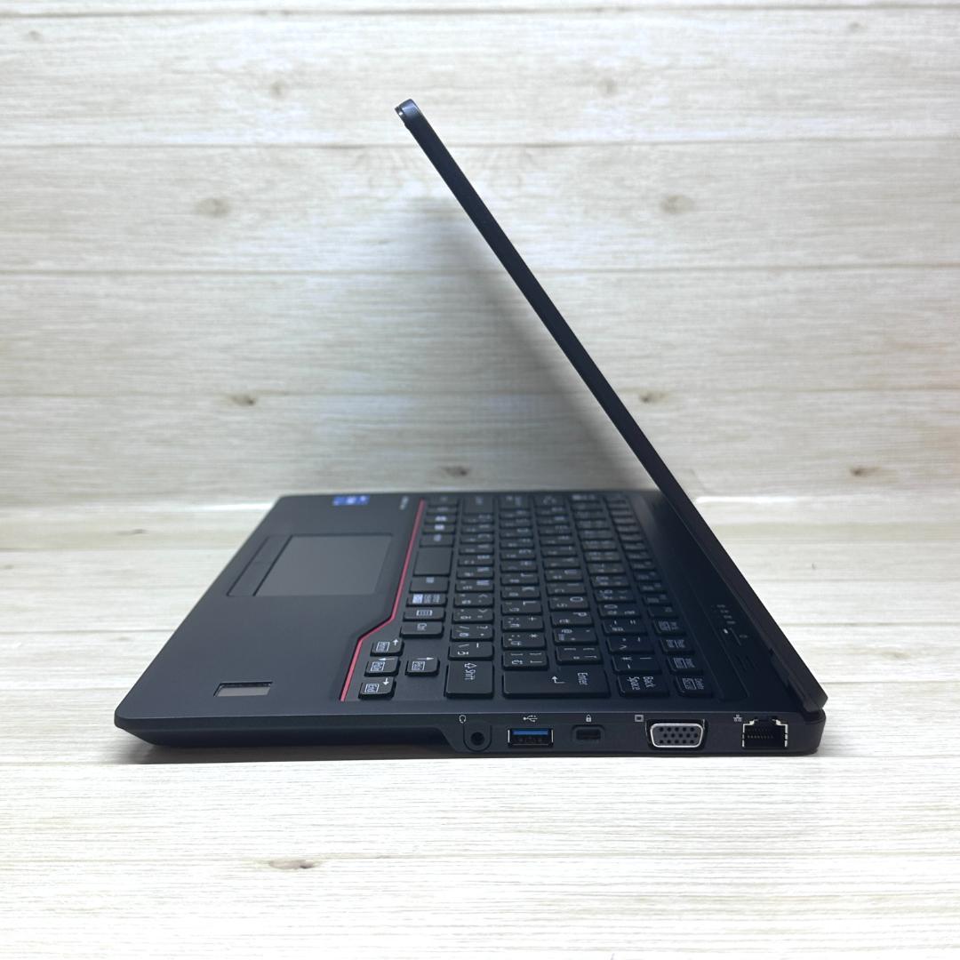 2021年製 13.3型 軽量 第11世代 SSD256GB 富士通 H12