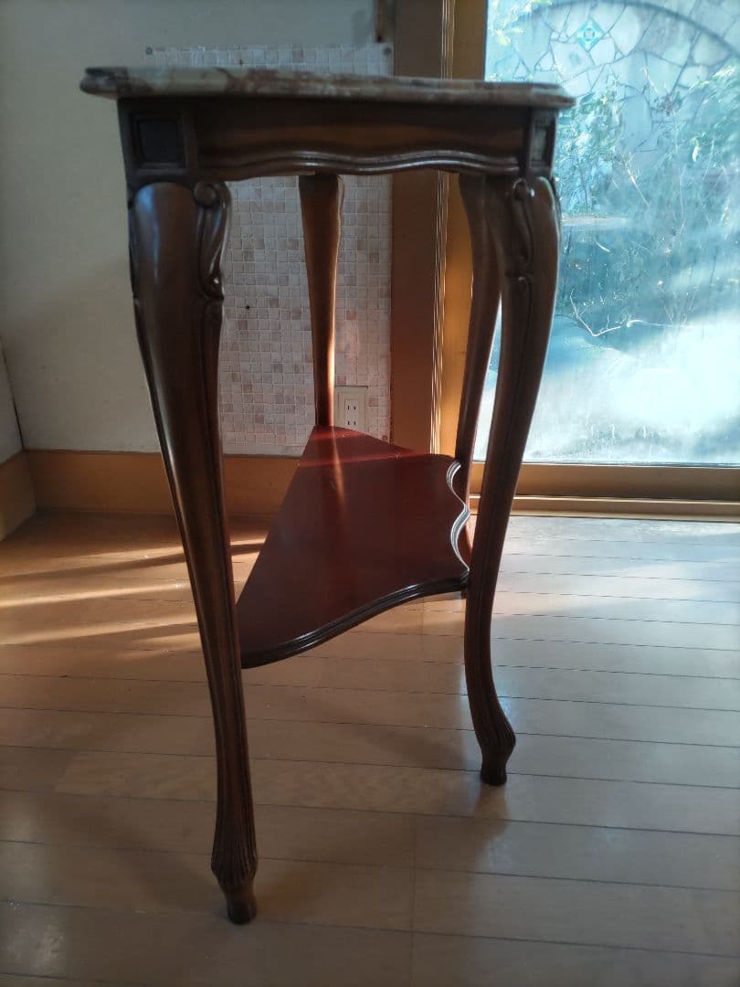 大理石天板の西洋家具