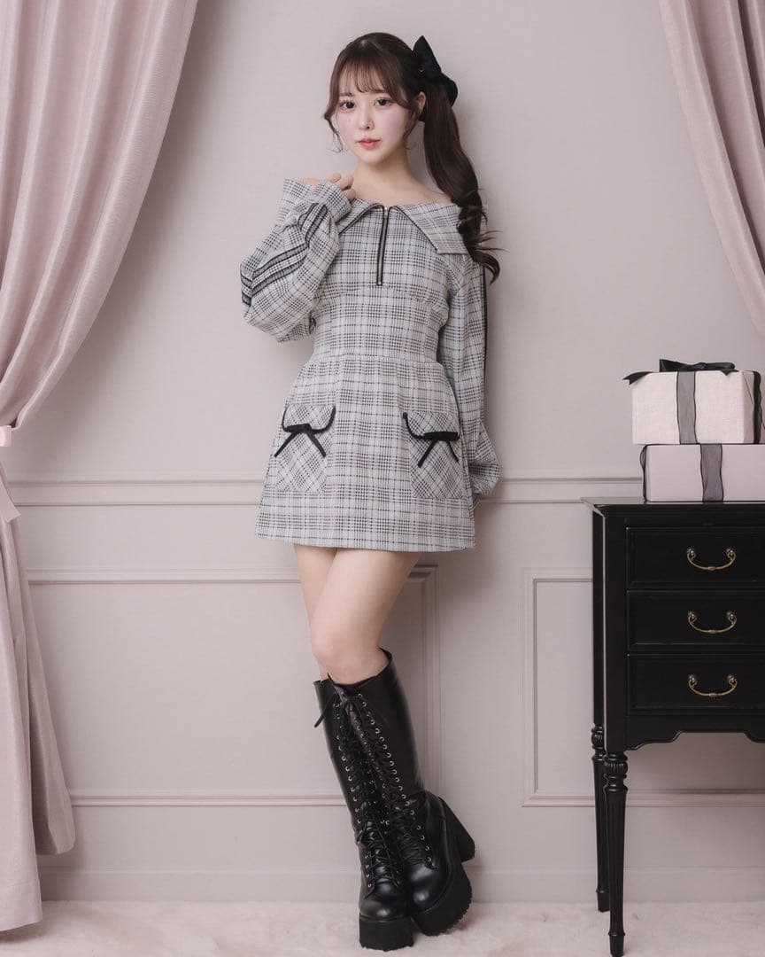 pium レースラインチェックカットワンピース