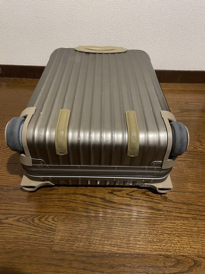 RIMOWA リモワ スーツケース チタン 2輪　32L