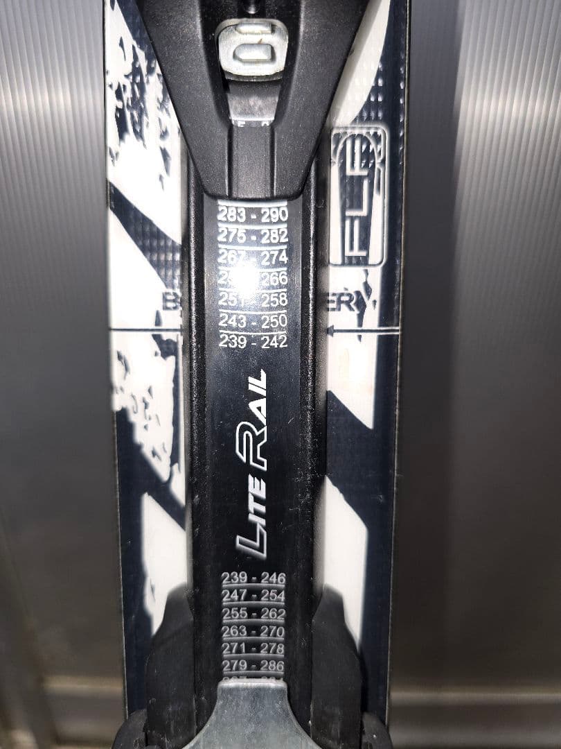 OGASAKA TRIUN G-Junior 130cm 子供スキー板 簡単調整