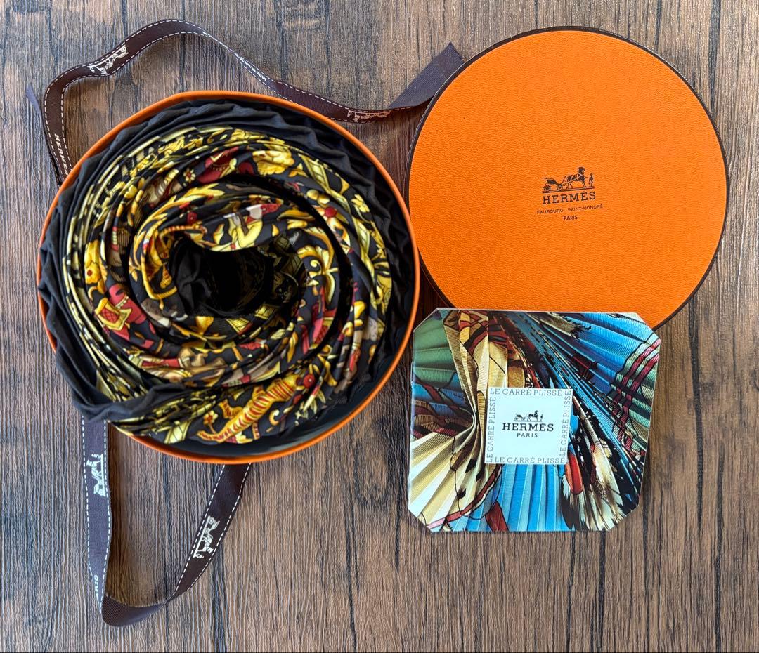 HERMES エルメス　プリーツスカーフ　カレ90 箱と巻き方説明書付き