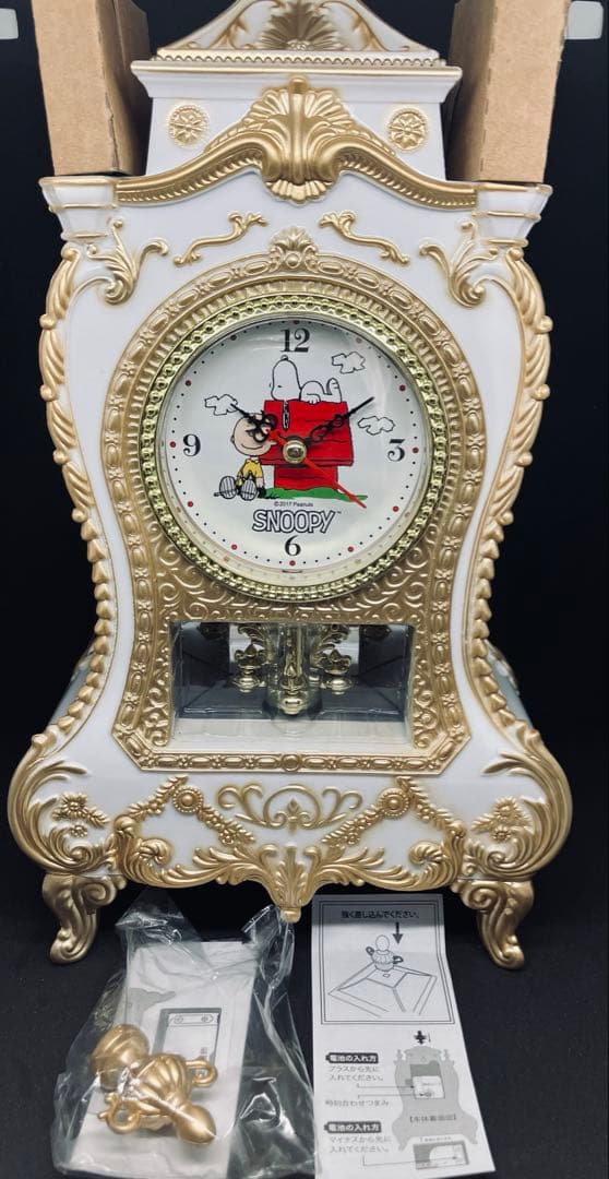 スヌーピー キャッスルクロック 置時計 ホワイト　ゴールド