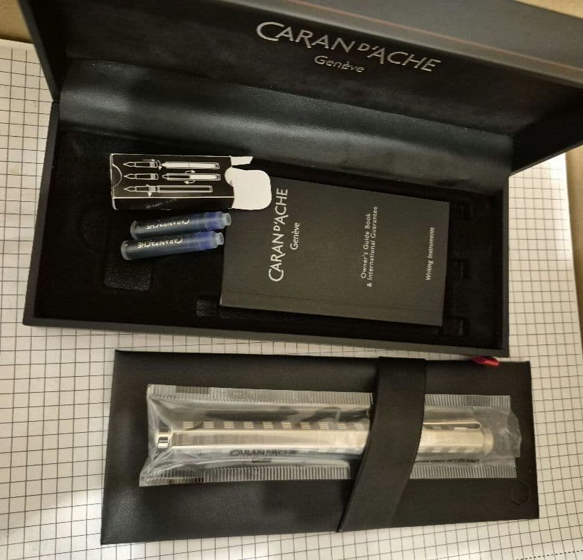 CARAN d'ACHE 万年筆