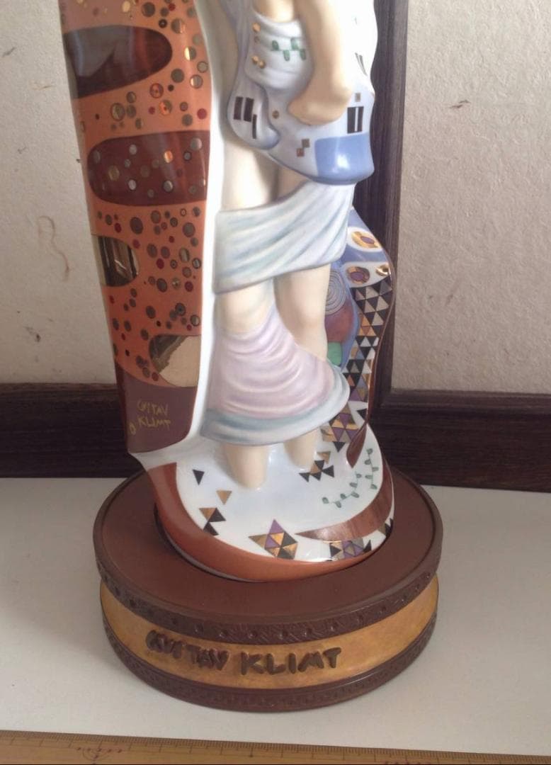 置物：Goebelグスタフ・クリムト『Die drei Lebensalter』