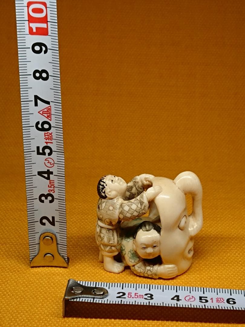 人形　 細密彫刻　根付　天然素材　置物　インテリア　工芸品　美術品　A2559