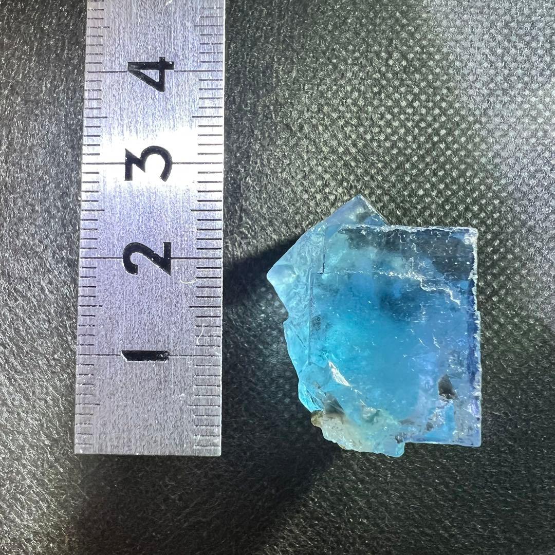 ヤオガンシャン産　「み空色」フローライト　スモーキークォーツ内包