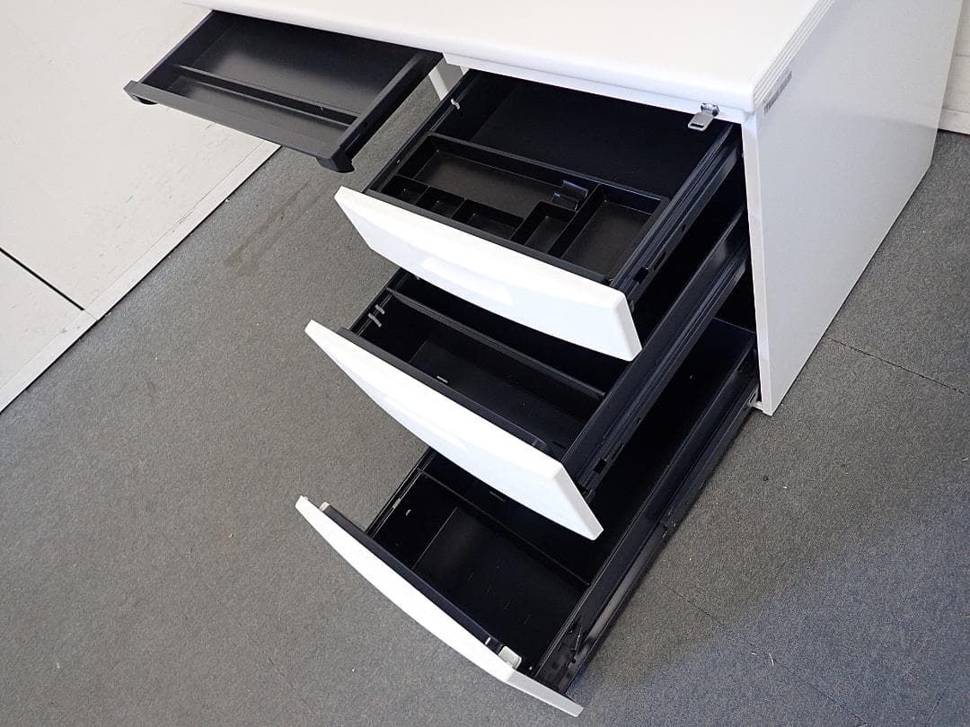 引取り限定　イトーキ　107片袖机　CZ　11-0622